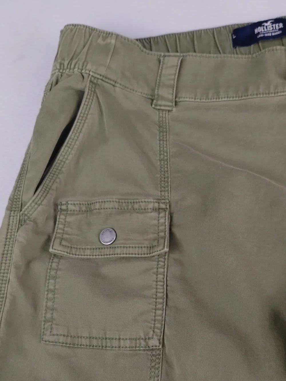 Hollister Men's Cargo Pants in Olive Green.